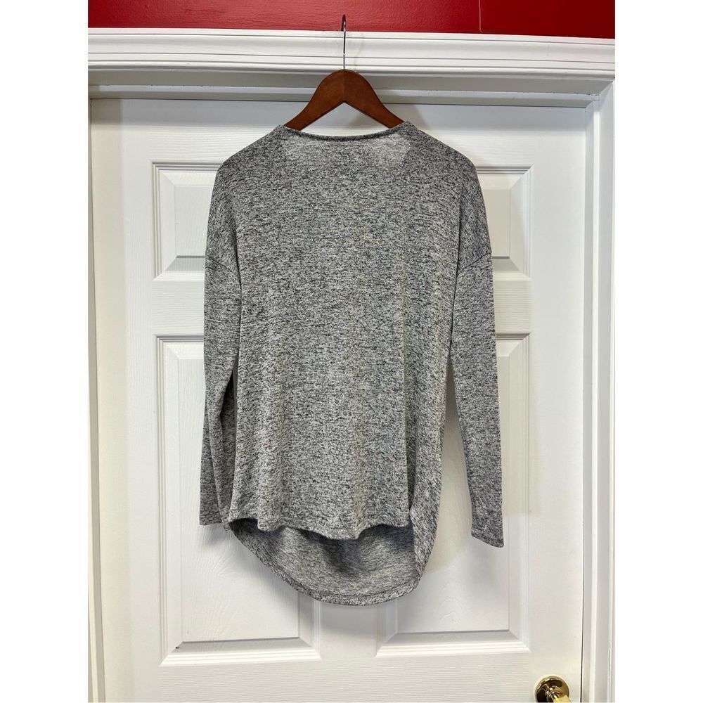 Carmen Marc Valvo Gray Jersey Zipper Shoulder Cowl Neck Top sz L EUC - Picture 5 of 6